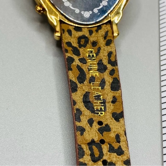 Betsey Johnson Heart Watch Original Leather Band Running - Picture 4 of 5